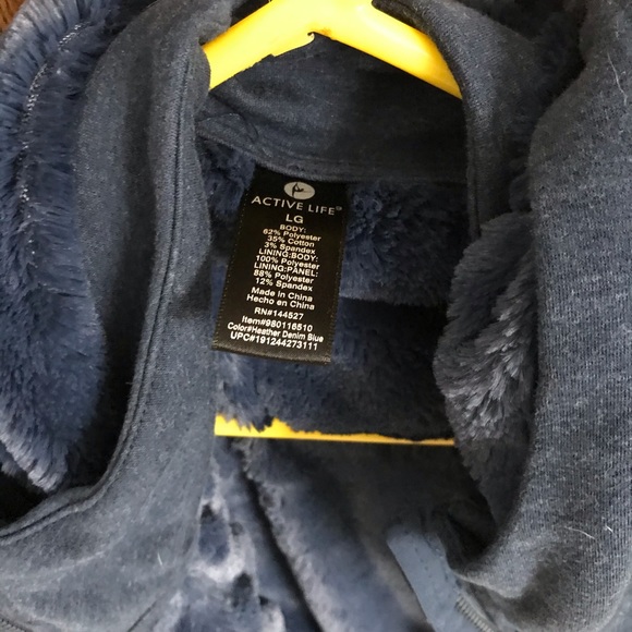 Cute zip up HOODIE - Picture 2 of 5